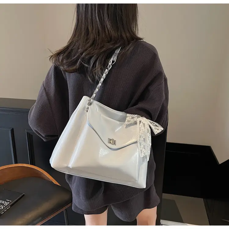 Women's Large Capacity Beige Chain Shoulder Bag 2025 — feature 28