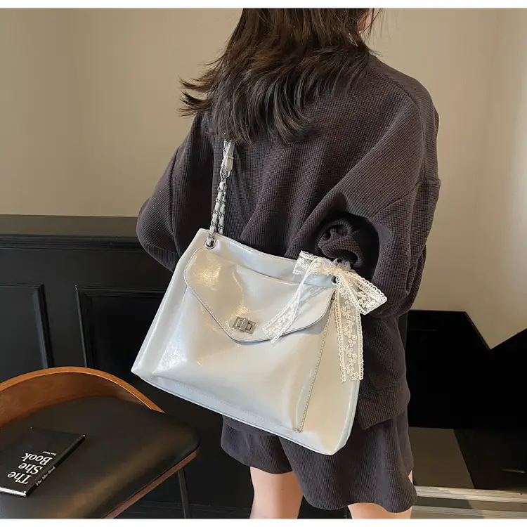 Women's Large Capacity Beige Chain Shoulder Bag 2025 — feature 30