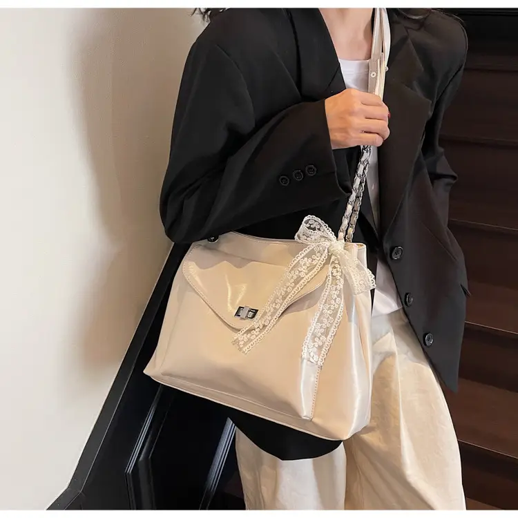 Women's Large Capacity Beige Chain Shoulder Bag 2025 — feature 32