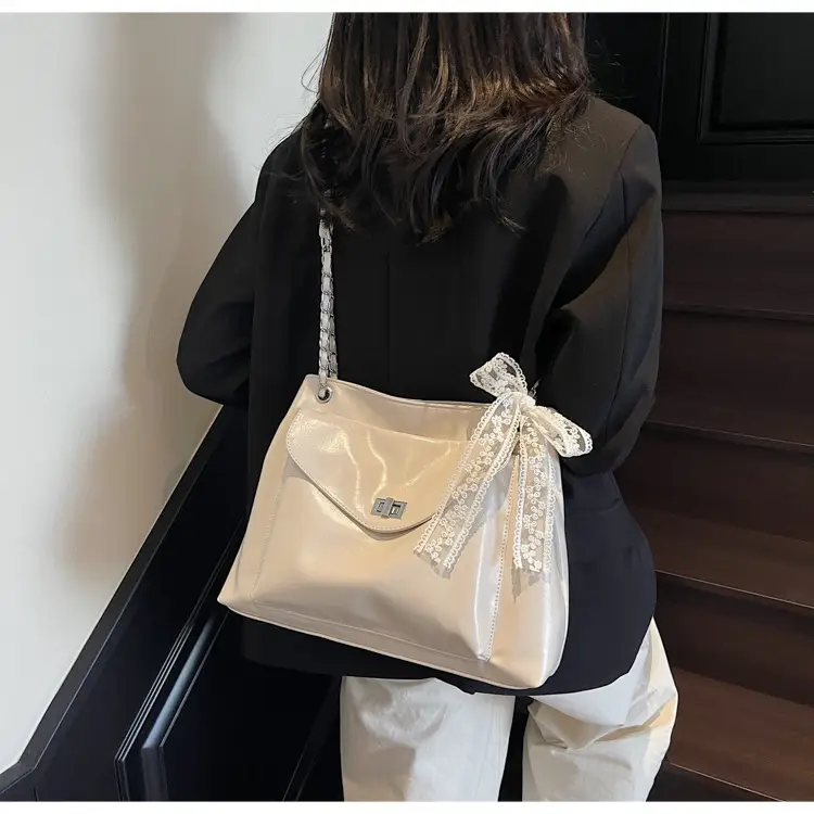 Women's Large Capacity Beige Chain Shoulder Bag 2025 — feature 33