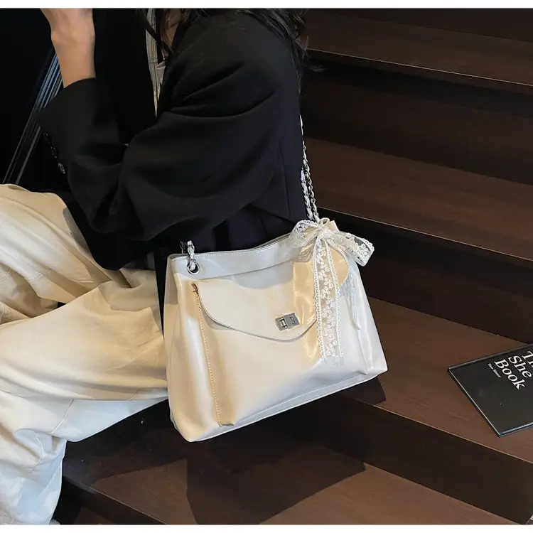 Women's Large Capacity Beige Chain Shoulder Bag 2025 — feature 34