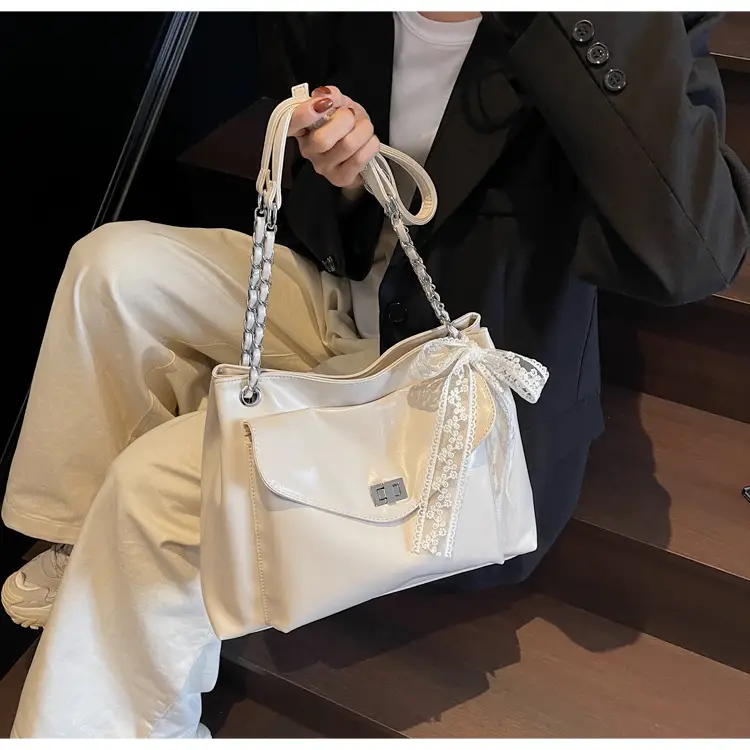 Women's Large Capacity Beige Chain Shoulder Bag 2025 — feature 36