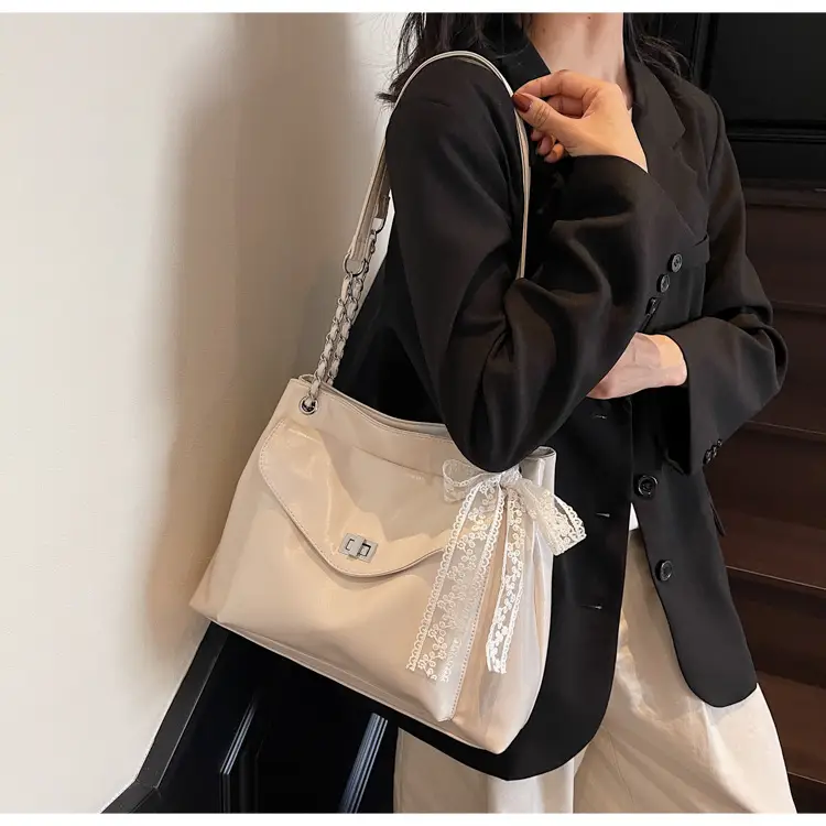 Women's Large Capacity Beige Chain Shoulder Bag 2025 — feature 39