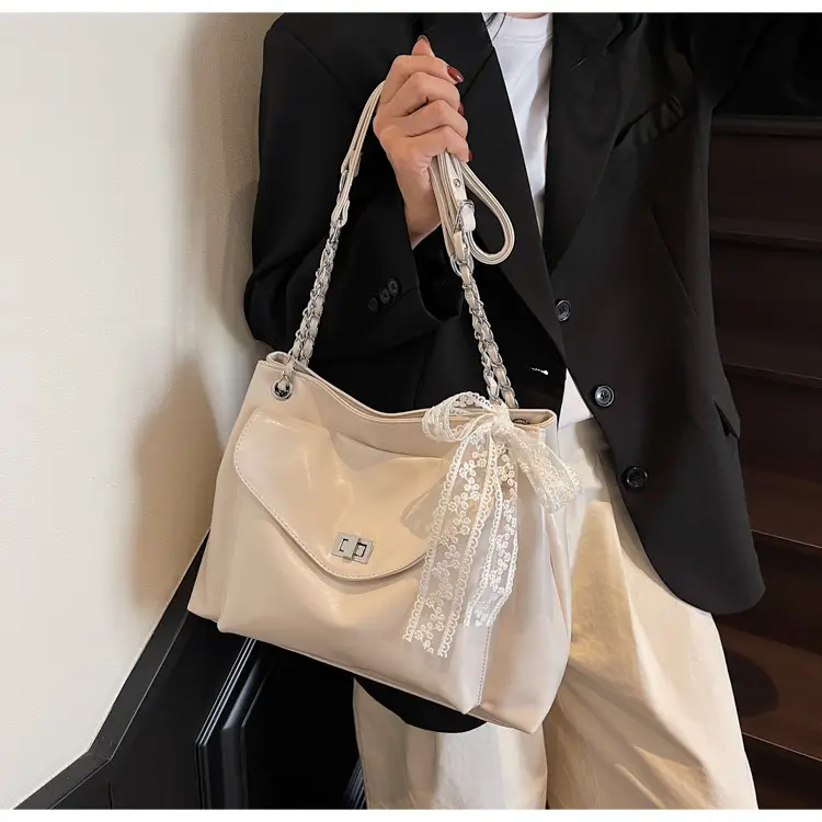 Women's Large Capacity Beige Chain Shoulder Bag 2025 — feature 41