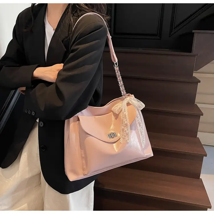 Women's Large Capacity Beige Chain Shoulder Bag 2025 — feature 44