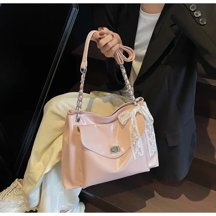 Women's Large Capacity Beige Chain Shoulder Bag 2025 — feature 48