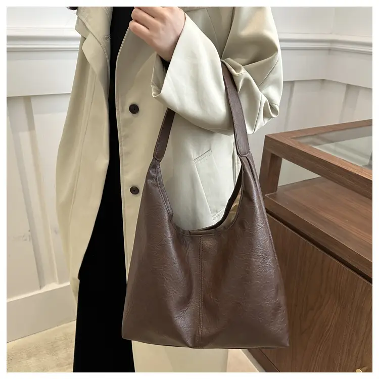 Black PU Leather Vintage Tote Bag for Women 2025 — feature 17