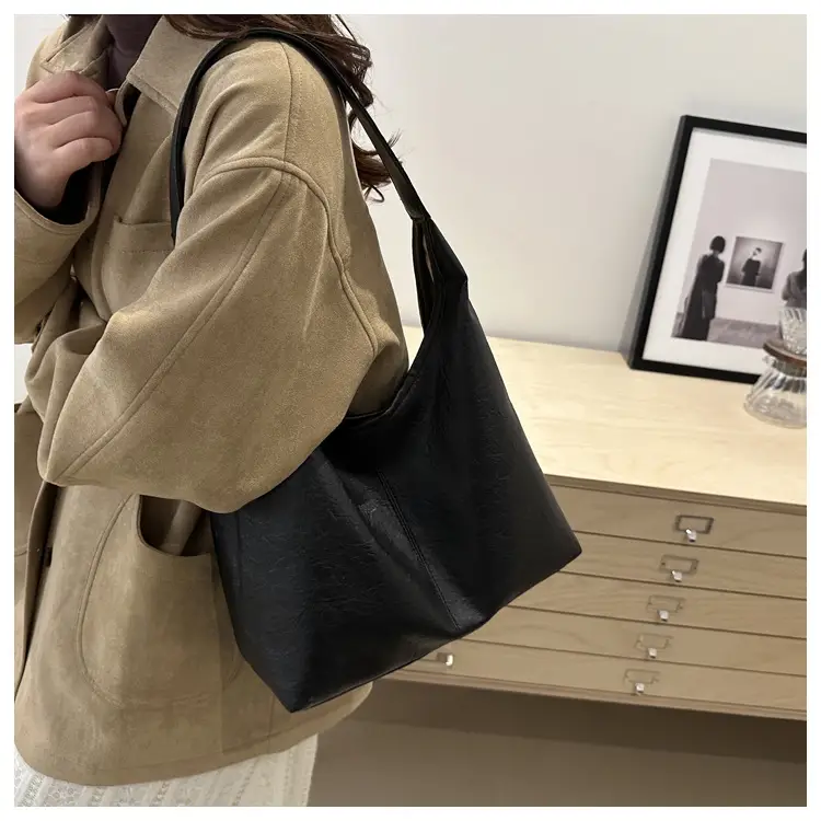 Black PU Leather Vintage Tote Bag for Women 2025 — feature 23