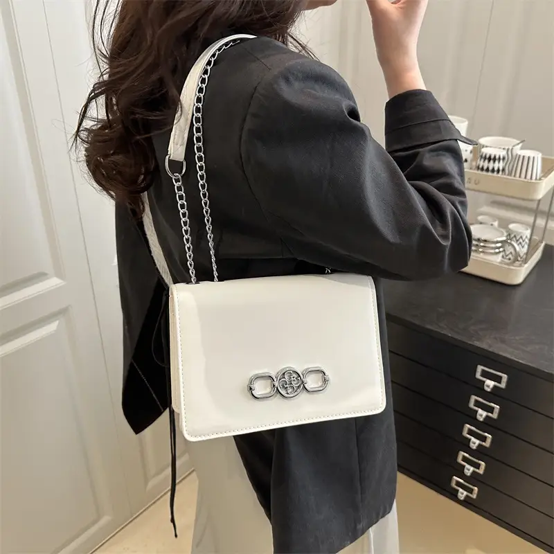 Pink Korean Fashion Chain Crossbody Bag for Women - Image 5