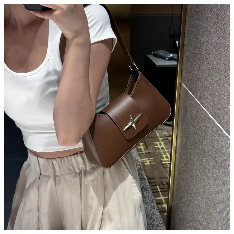 2025 Summer Shoulder Bag Black Four Corner Star Women — feature 11
