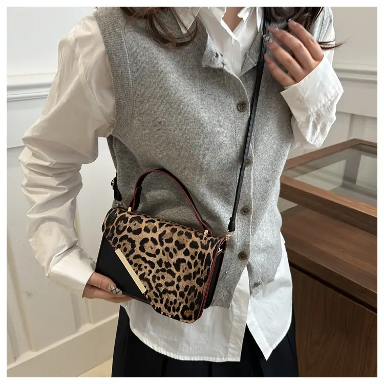 Leopard Print Shoulder Bag Red Leather 2025 — feature 15