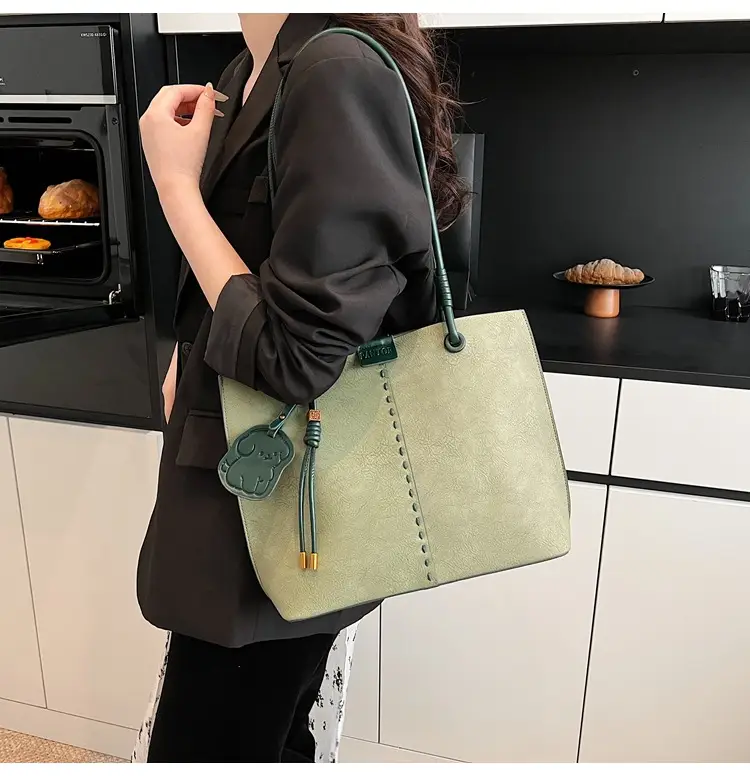 Green PU Leather Puppy Tote Bag Large Capacity 2025 — feature 15