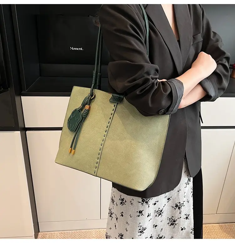 Green PU Leather Puppy Tote Bag Large Capacity 2025 — feature 17