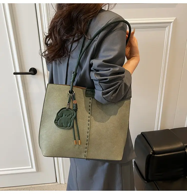 Green PU Leather Puppy Tote Bag Large Capacity 2025 — feature 25