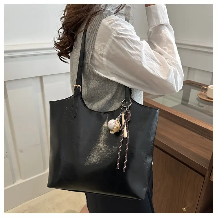 Vintage Black High-end Women's Tote Bag Large Capacity 2025 — feature 11