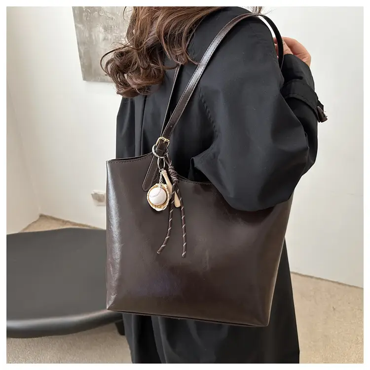 Vintage Black High-end Women's Tote Bag Large Capacity 2025 — feature 16