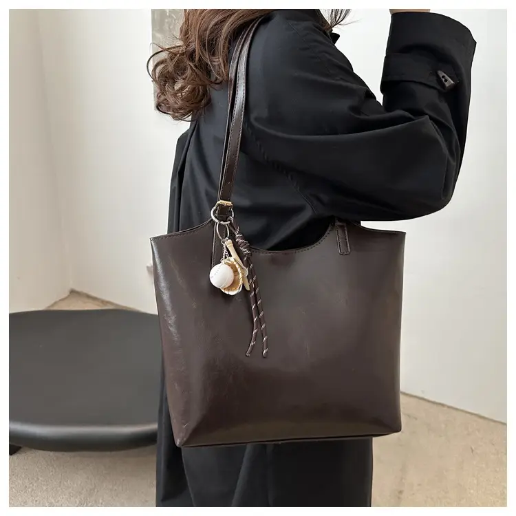 Vintage Black High-end Women's Tote Bag Large Capacity 2025 — feature 17