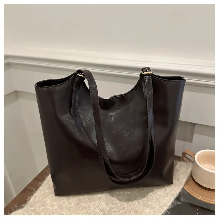 Vintage Black High-end Women's Tote Bag Large Capacity 2025 — feature 20
