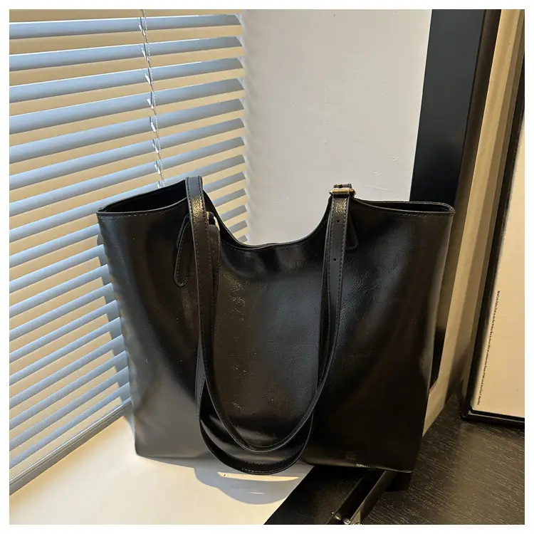 Vintage Black High-end Women's Tote Bag Large Capacity 2025 — feature 26