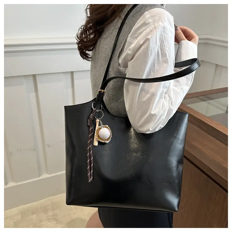 Vintage Black High-end Women's Tote Bag Large Capacity 2025 — feature 7
