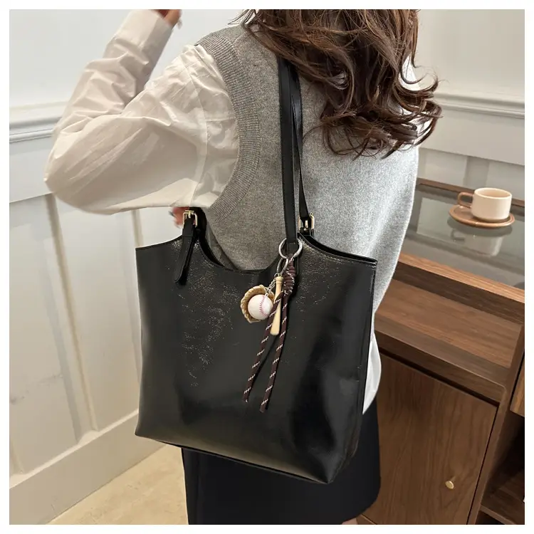 Vintage Black High-end Women's Tote Bag Large Capacity 2025 — feature 8
