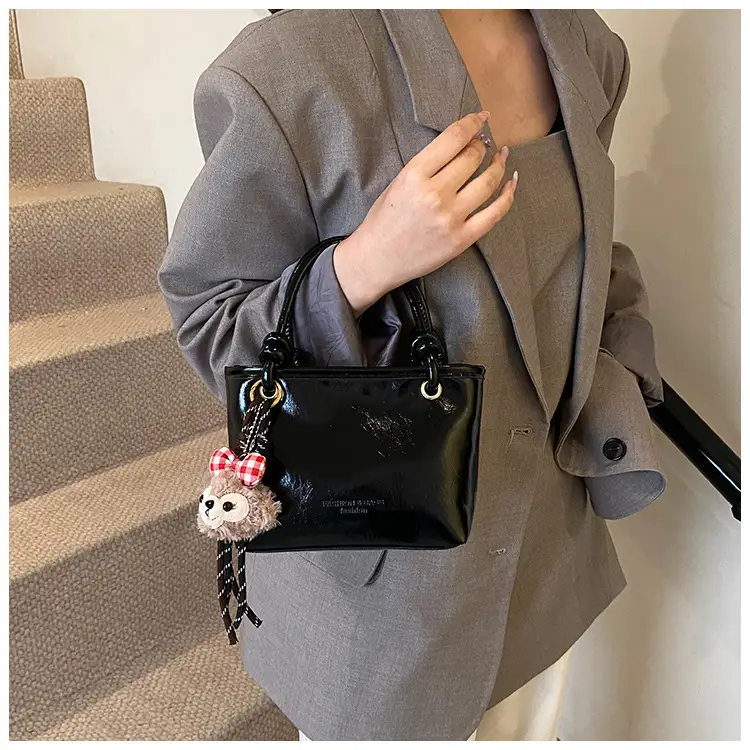 2025 Spring Retro Textured Handbags for Women — feature 15