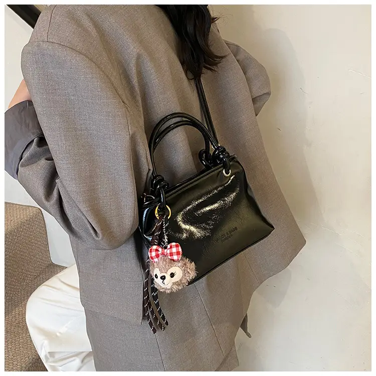 2025 Spring Retro Textured Handbags for Women — feature 16