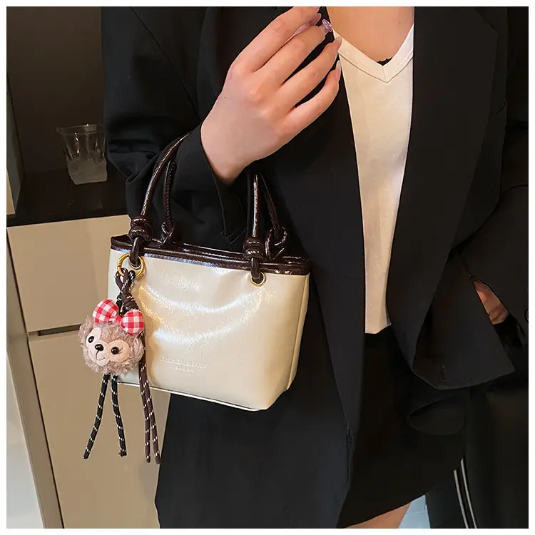 2025 Spring Retro Textured Handbags for Women — feature 17