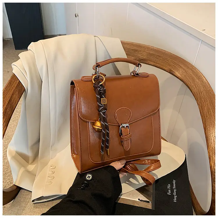 Western Style Oil Wax Leather Shoulder Bag 2025 New - Image 2