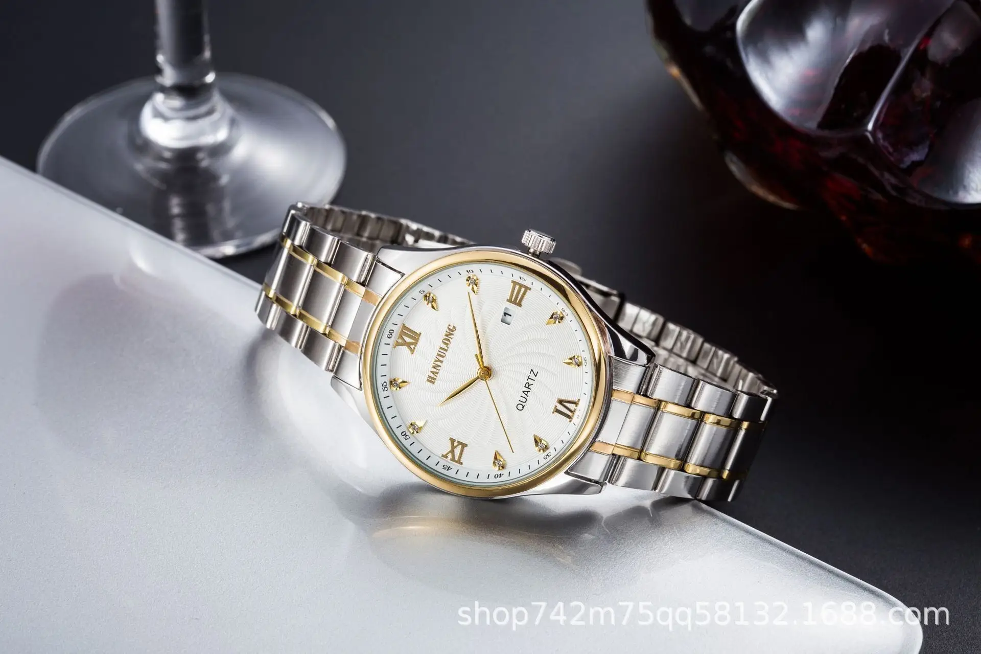 Men's Gold Roman Dial Steel Belt Watch — feature 11