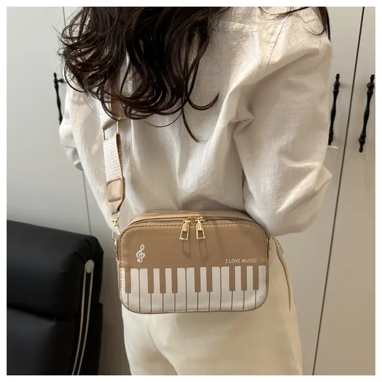 Piano Note Design Small Crossbody Bag Black White — feature 15