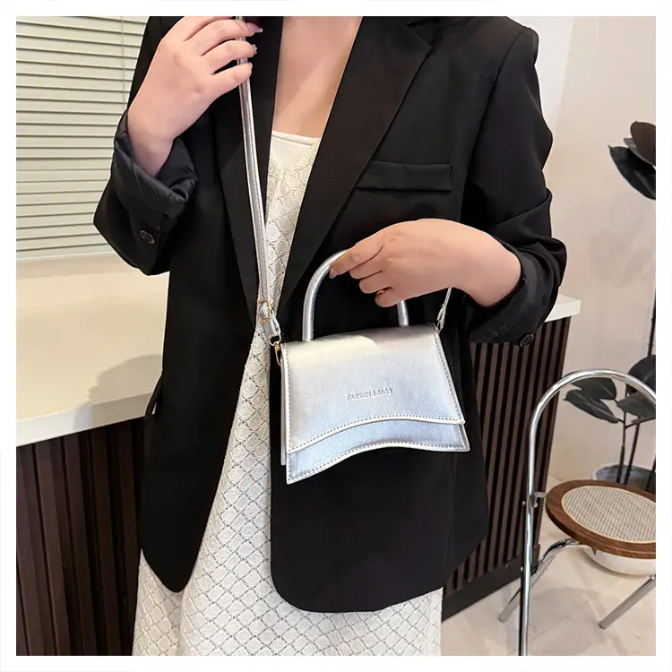 Women's Silver Square Shoulder Bag 2025 Summer — feature 10