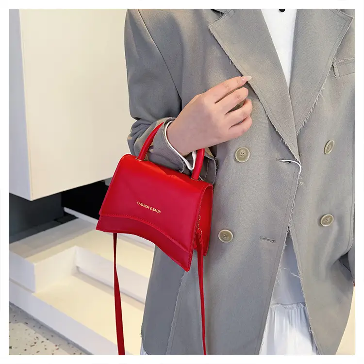 Women's Silver Square Shoulder Bag 2025 Summer — feature 12