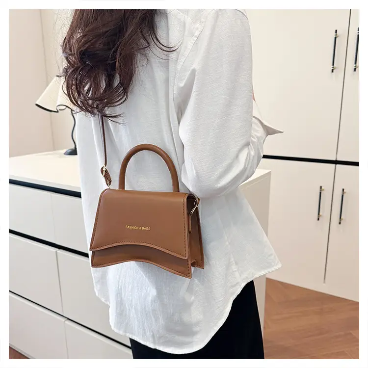 Women's Silver Square Shoulder Bag 2025 Summer — feature 16