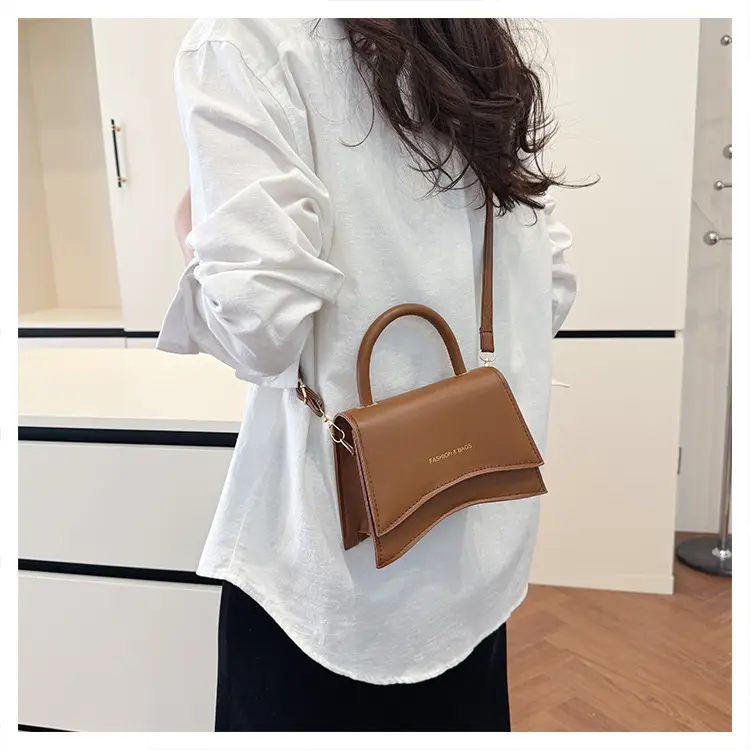 Women's Silver Square Shoulder Bag 2025 Summer — feature 17