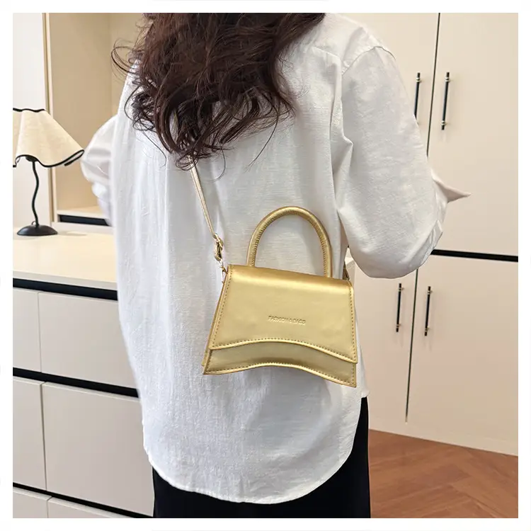 Women's Silver Square Shoulder Bag 2025 Summer — feature 19