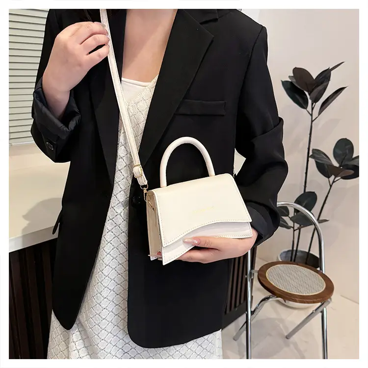Women's Silver Square Shoulder Bag 2025 Summer — feature 8