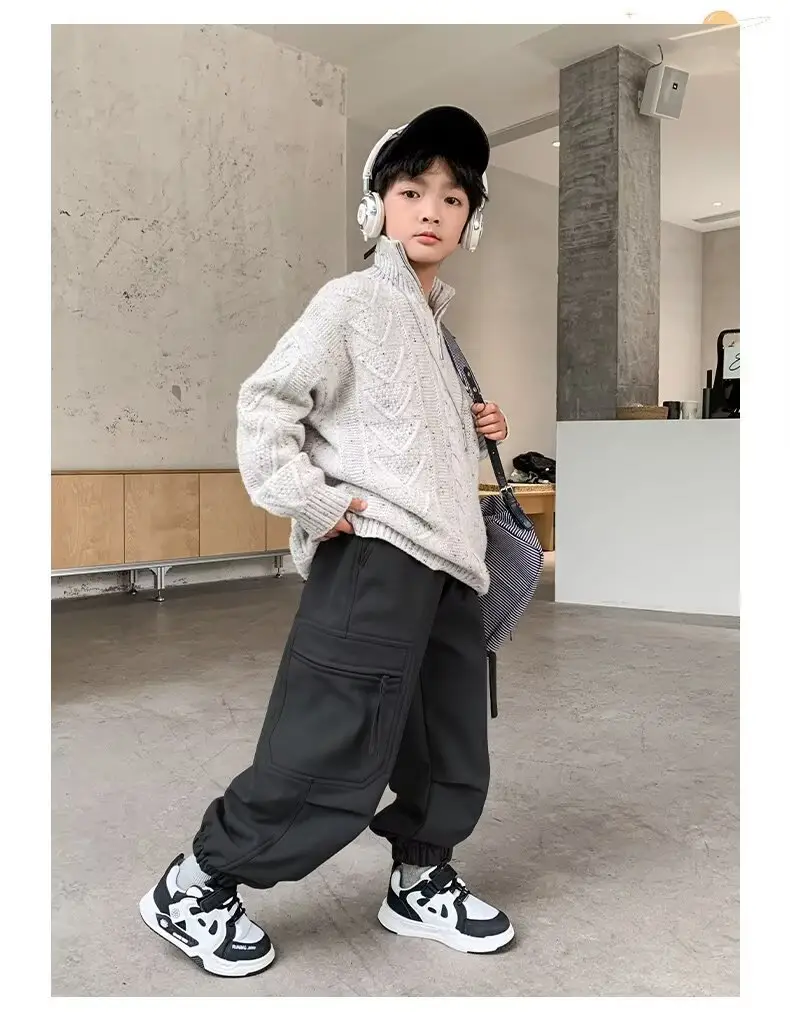 Boys' Black Cargo Trousers Large Spring Wear — feature 17