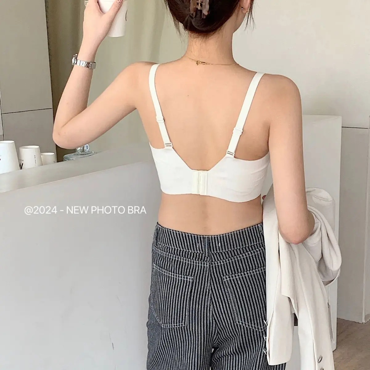 Black Lift-Up Bra with Anti-Sagging Support for Women - Image 8