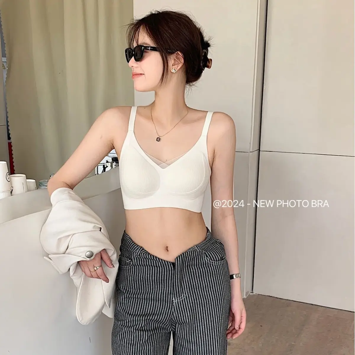 Black Lift-Up Bra with Anti-Sagging Support for Women - Image 9