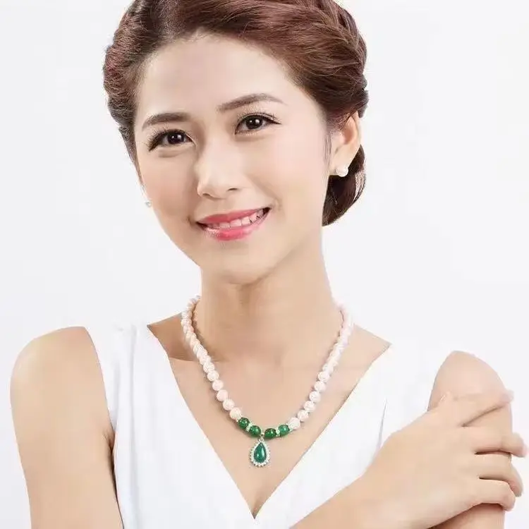 Natural Pearl Necklace with Green Chalcedony Pendant for Gift — feature 1