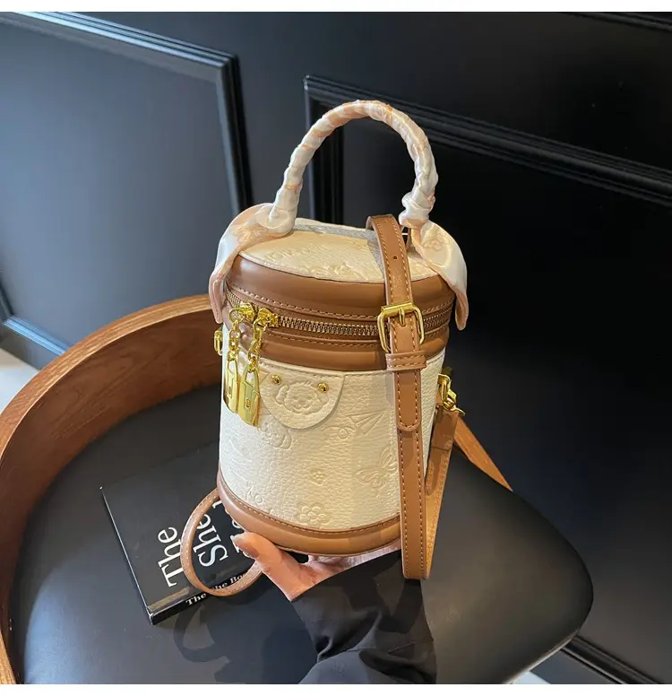 Black Crossbody Bag for Women Spring Summer 2026 — feature 12