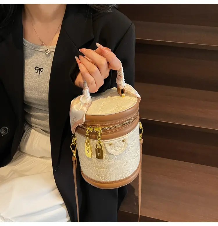 Black Crossbody Bag for Women Spring Summer 2026 — feature 22
