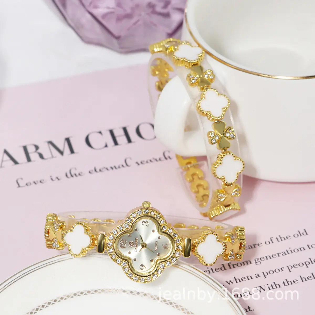Elegant Four-Leaf Clover Bracelet for Women — feature 10