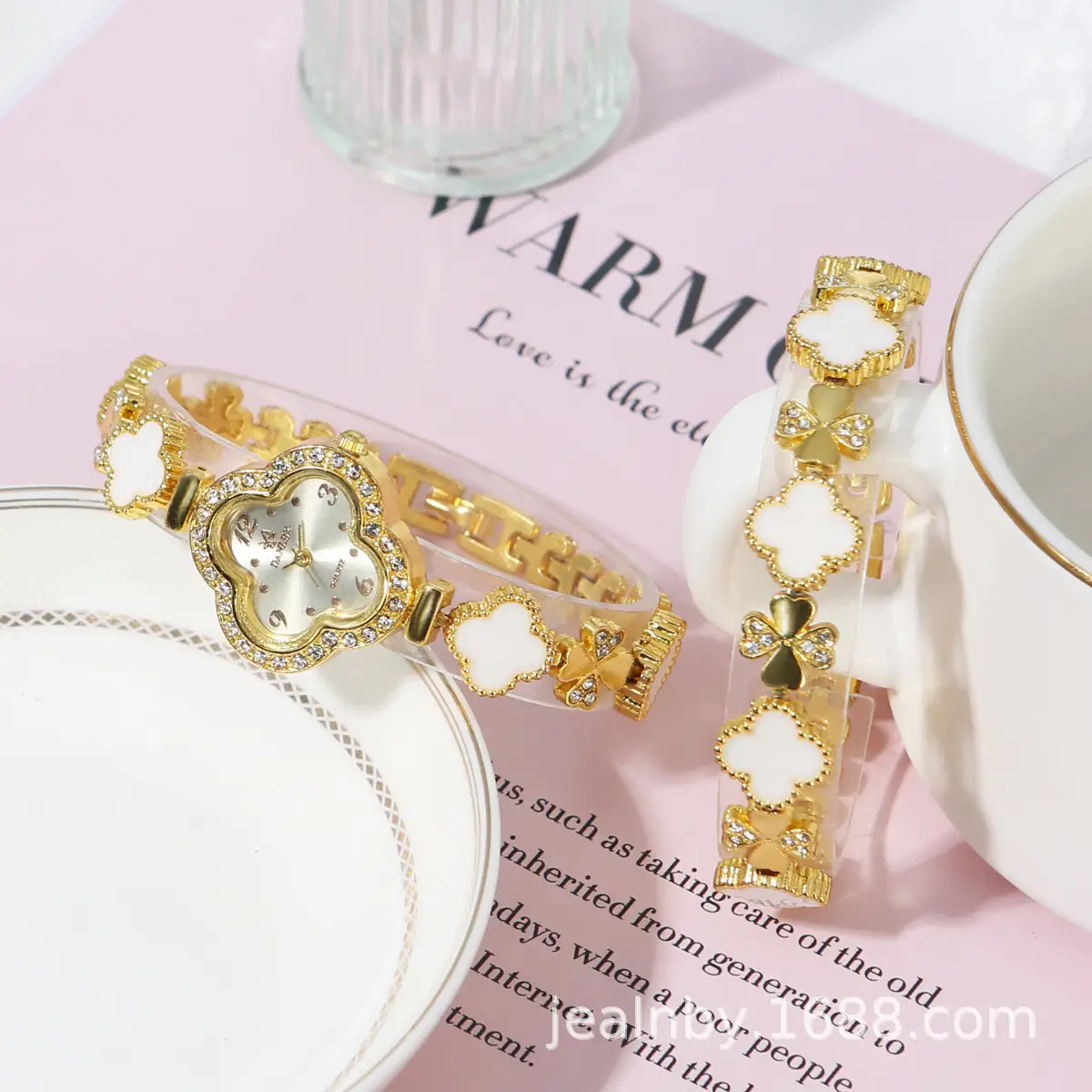Elegant Four-Leaf Clover Bracelet for Women — feature 11