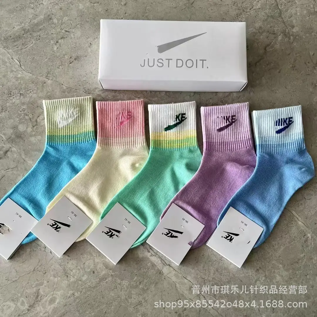 Four Seasons New Men and Women Couple Models Color Sports Mid-Tube Cotton Socks Fashion College Style Casual Socks Wholesale — feature 5