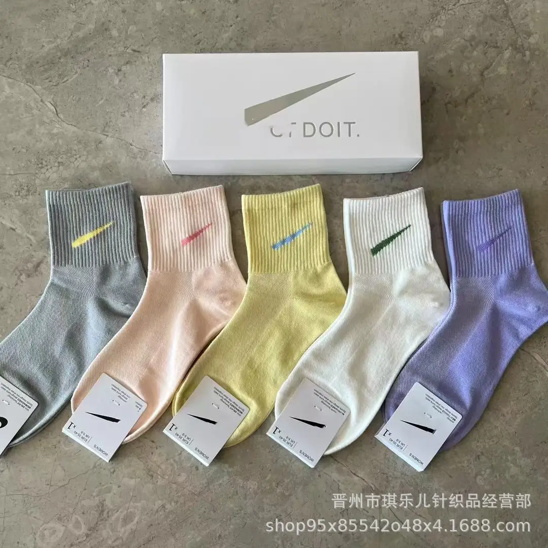 Four Seasons New Men and Women Couple Models Color Sports Mid-Tube Cotton Socks Fashion College Style Casual Socks Wholesale — feature 6