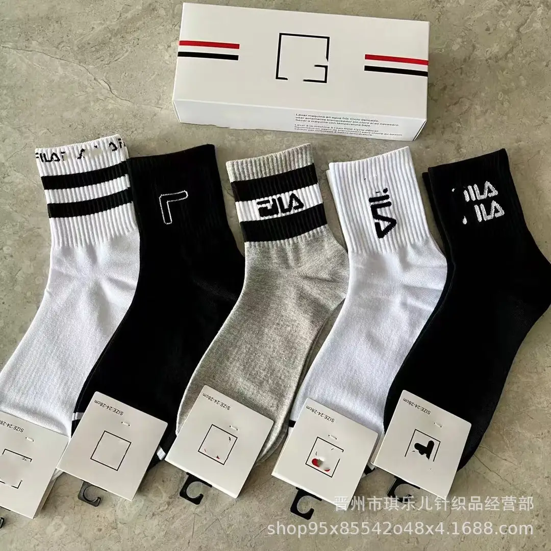 Four Seasons New Men and Women Couple Models Color Sports Mid-Tube Cotton Socks Fashion College Style Casual Socks Wholesale