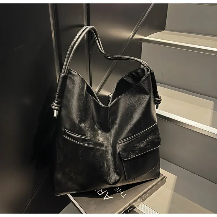 Black Leather Large Tote Bag for Women 2025 — feature 12