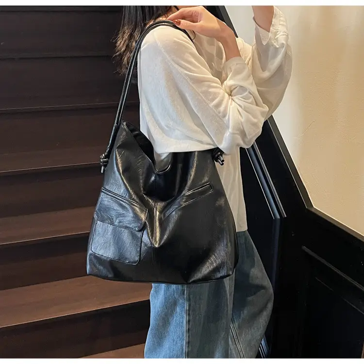 Black Leather Large Tote Bag for Women 2025 — feature 3